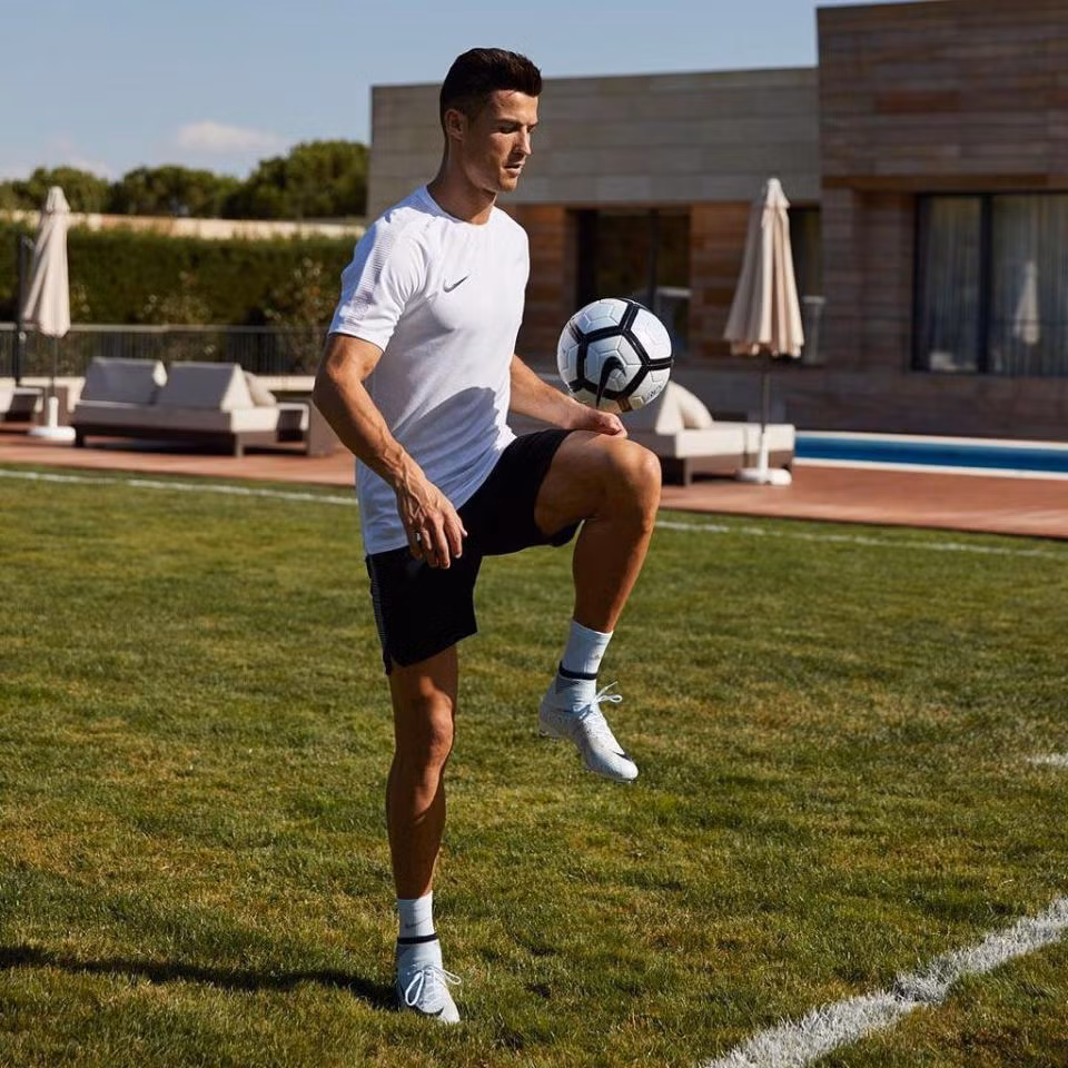 Chia tay Real, Ronaldo rao bán siêu biệt thự ở Madrid ảnh 6