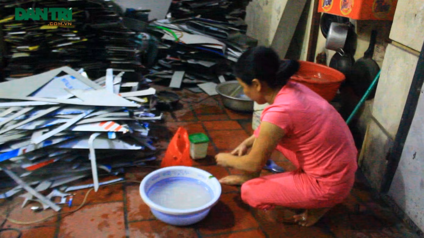 Trắng đêm 'canh' nước sạch giữa thủ đô ảnh 1