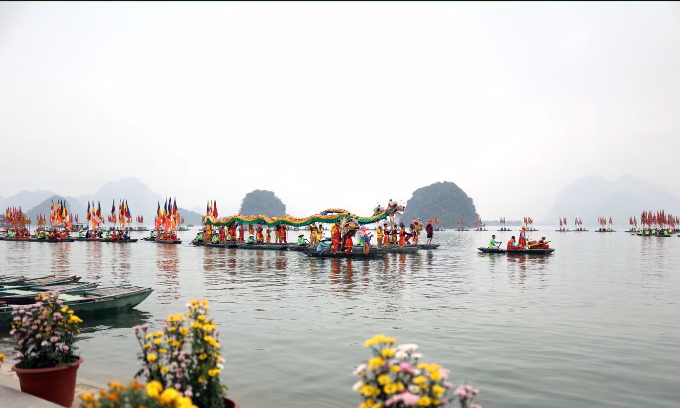 Nghi thức rước nước tại lễ khai hội Xuân Tam Chúc 2023. Ảnh: Như Ý. Nghi thức rước nước tại lễ khai hội Xuân Tam Chúc 2023. Ảnh: Như Ý.