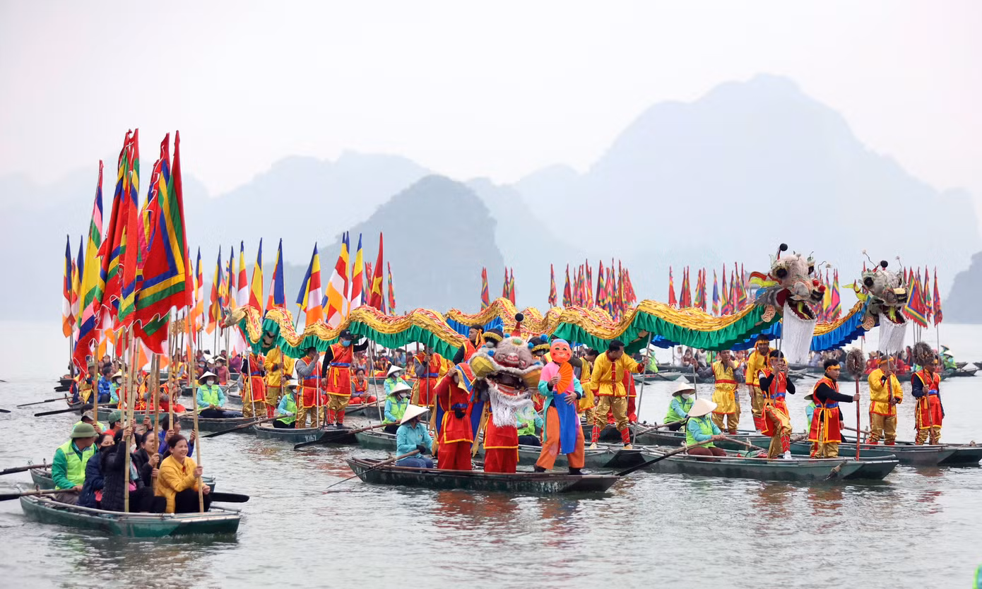 Nghi thức rước nước tại lễ khai hội Xuân Tam Chúc 2023. Ảnh: Như Ý. Nghi thức rước nước tại lễ khai hội Xuân Tam Chúc 2023. Ảnh: Như Ý.