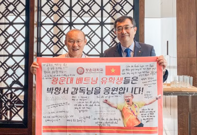 Văn Lâm có 'chìm' cùng Muangthong United? ảnh 1