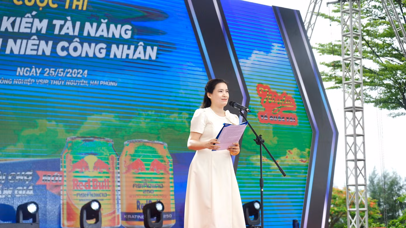 Chị Vương Toàn Thu Thủy phát biểu khai mạc cuộc thi.