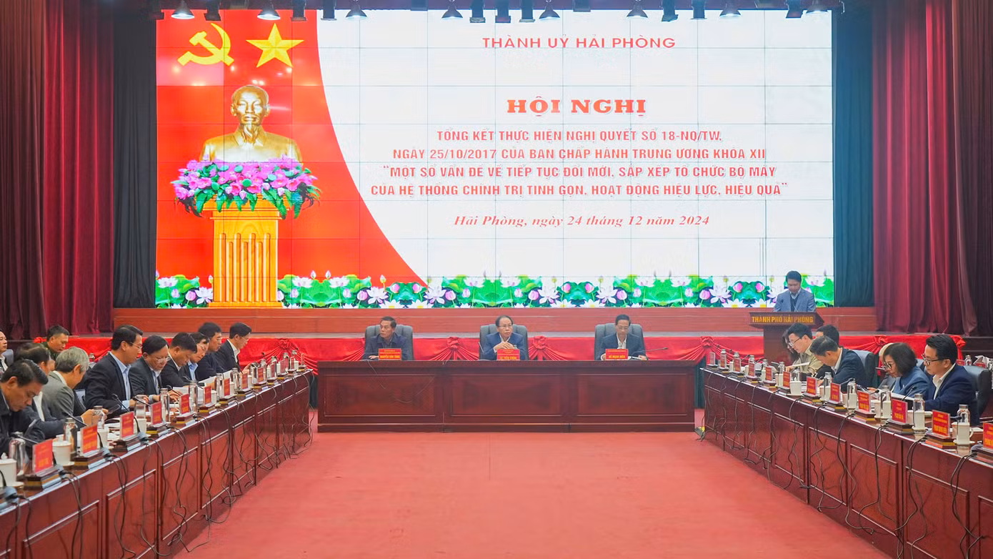 Toàn cảnh hội nghị tổng kết Nghị quyết 18 của Thành ủy Hải Phòng sáng 24/12.