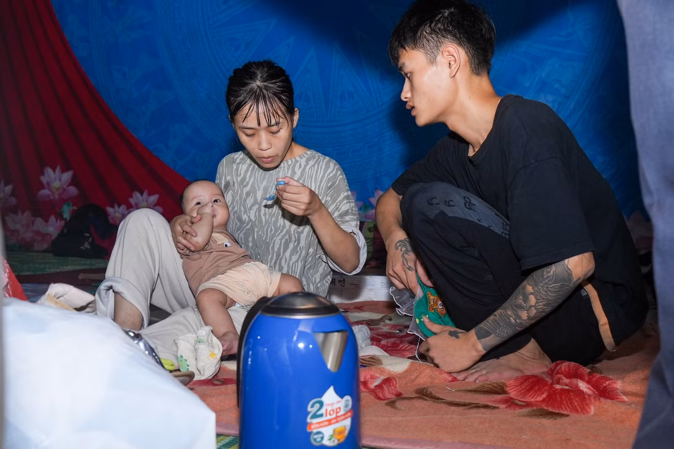 Theo UBND quận Ngô Quyền, địa phương đã di dời gần 3.000 hộ dân với khoảng 7.700 nhân khẩu đến 23 trường học và 20 trụ sở cơ quan tạm trú để tránh bão. Ngoài ra, 700 hộ với khoảng 3.000 nhân khẩu ở các chung cư cũ đã chủ động di chuyển đến các hộ người thân tránh bão. Bên cạnh đó, các quận huyện khác tại Hải Phòng cũng đã di dời hàng nghìn hộ dân ở các khu vực xung yếu, hạ tầng xuống cấp, nguy cơ ngập lụt về nơi tránh bão.