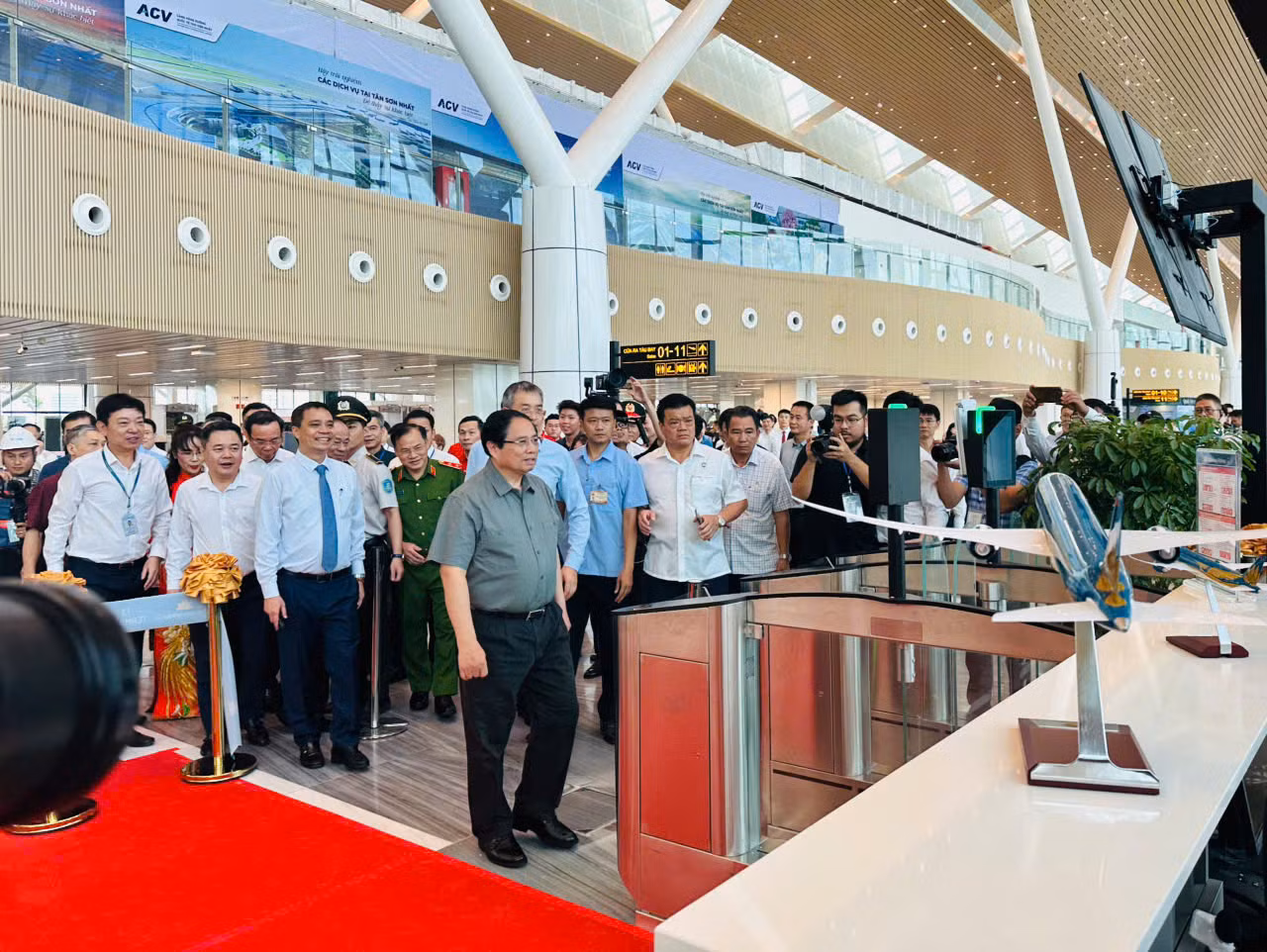 Thủ tướng Phạm Minh Chính tại lễ khánh thành nhà ga hành khách quốc nội T3 - Cảng HKQT Tân Sơn Nhất trong sáng 19/4. Ảnh: Báo Giao thông.