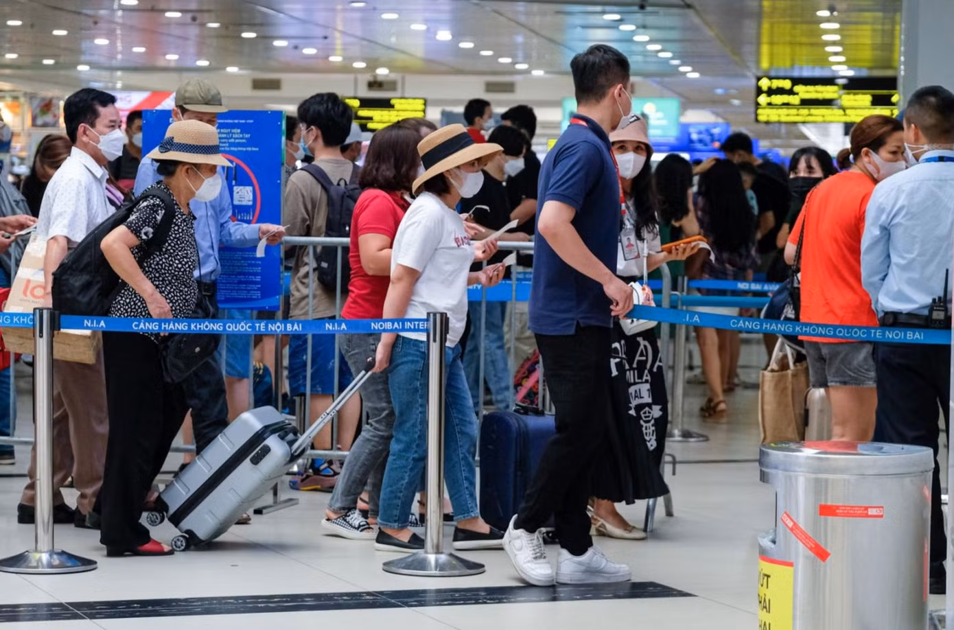 Trong ngày 29/4 - ngày cao điểm nhất trước nghỉ lễ 30/4, Cảng HKQT Nội Bài dự kiến phục vụ 108.000 lượt khách. Ảnh: VTC News.