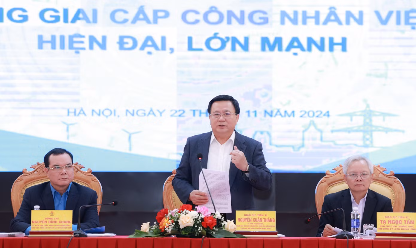 Ông Nguyễn Xuân Thắng - Ủy viên Bộ Chính trị, Giám đốc Học viện Chính trị Quốc gia Hồ Chí Minh - chủ trì hội thảo. Ảnh: Hải Nguyễn Ông Nguyễn Xuân Thắng - Ủy viên Bộ Chính trị, Giám đốc Học viện Chính trị Quốc gia Hồ Chí Minh - chủ trì hội thảo. Ảnh: Hải Nguyễn