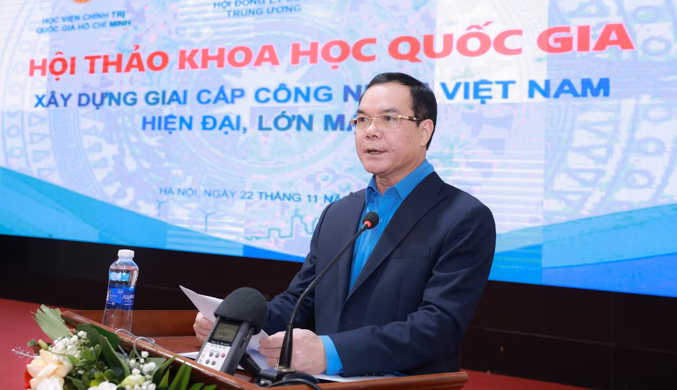 Ông Nguyễn Đình Khang - Chủ tịch Tổng LĐLĐ Việt Nam. Ông Nguyễn Đình Khang - Chủ tịch Tổng LĐLĐ Việt Nam.