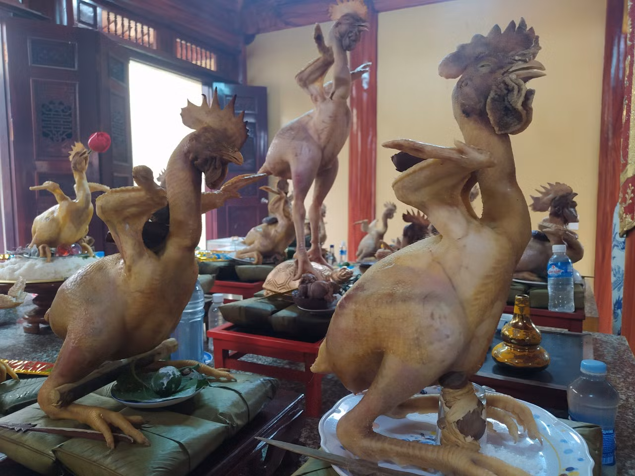 Đã thành thông lệ, rằm tháng Giêng hàng năm các dòng họ ở huyện Lộc Hà (Hà Tĩnh) lại cùng nhau làm những mâm cúng độc đáo để dâng lên bàn thờ tổ tiên. Đây trở thành nét văn hoá truyền thống của người dân địa phương trong những ngày lễ, Tết, đặc biệt vào dịp rằm tháng Giêng, rằm tháng 7.