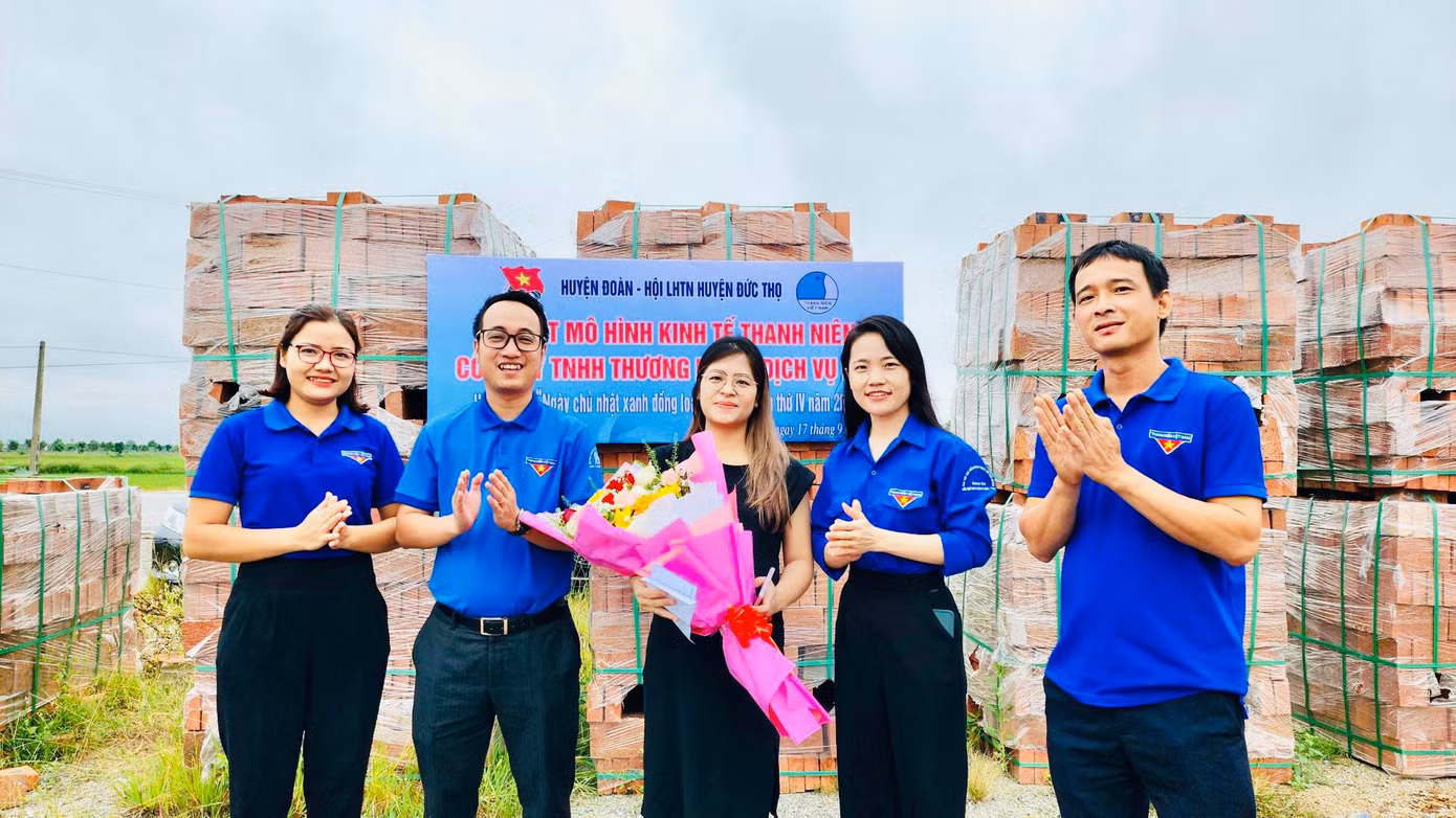 Ra mắt mô hình kinh tế thanh niên tại huyện Đức Thọ.