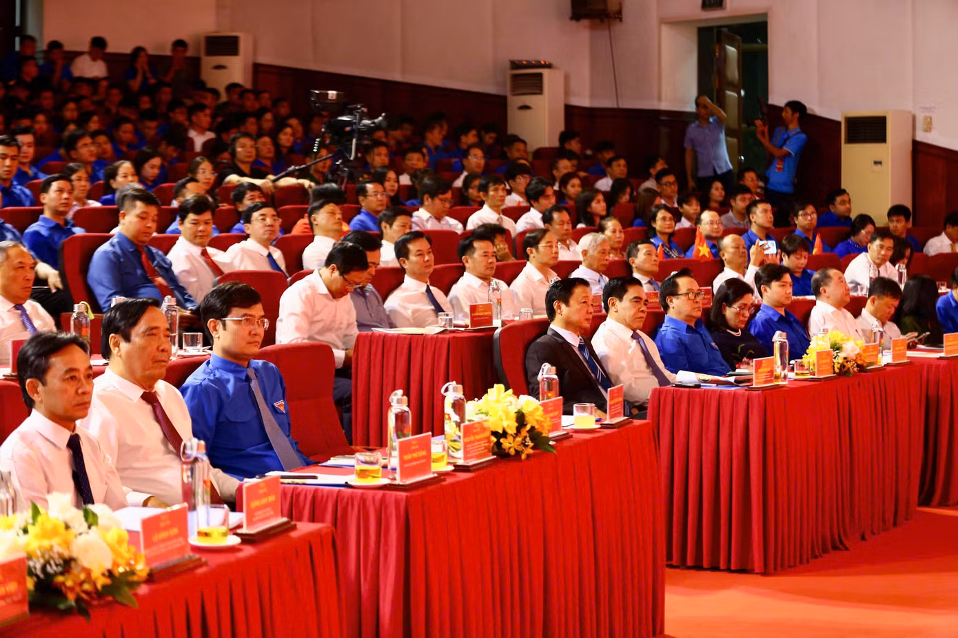 Toàn cảnh chương trình nghệ thuật đặc biệt “Sáng mãi con đường cách mạng của thanh niên” và Lễ kỷ niệm 110 năm Ngày sinh anh Lý Tự Trọng.