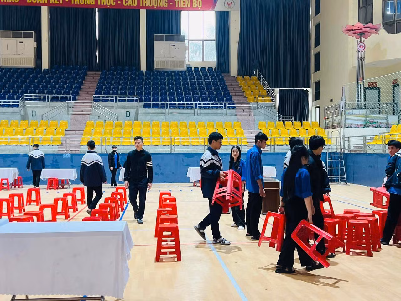 Hoạt động tuyên truyền về ngày hội Chủ Nhật Đỏ được đoàn viên thanh niên tổ chức triển khai trong những ngày qua.