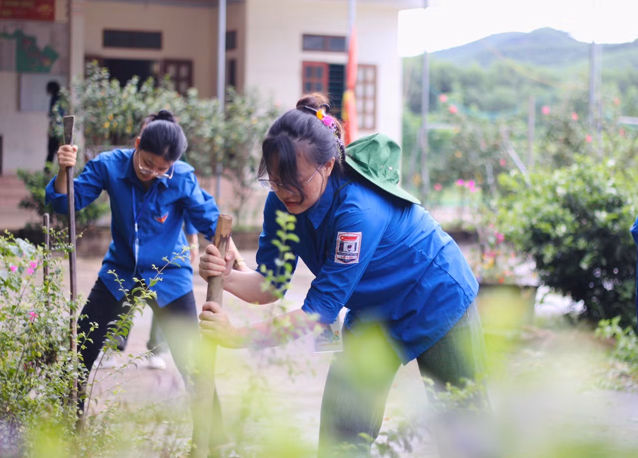 Mùa hè xanh không chỉ là cơ hội để các sinh viên được đóng góp một phần sức lực tới cộng đồng mà còn là dịp để rèn luyện bản thân, học hỏi thêm kiến thức, kỹ năng mới, kết nối tình bạn.