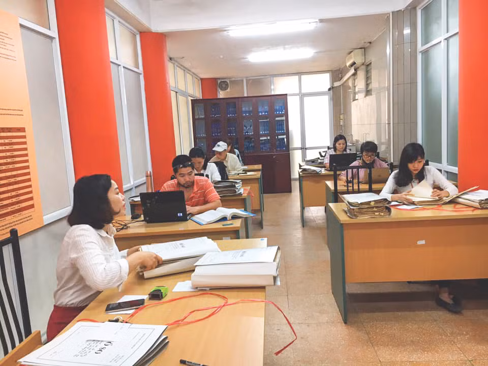 Một góc ở Trung tâm Lưu trữ III Một góc ở Trung tâm Lưu trữ III