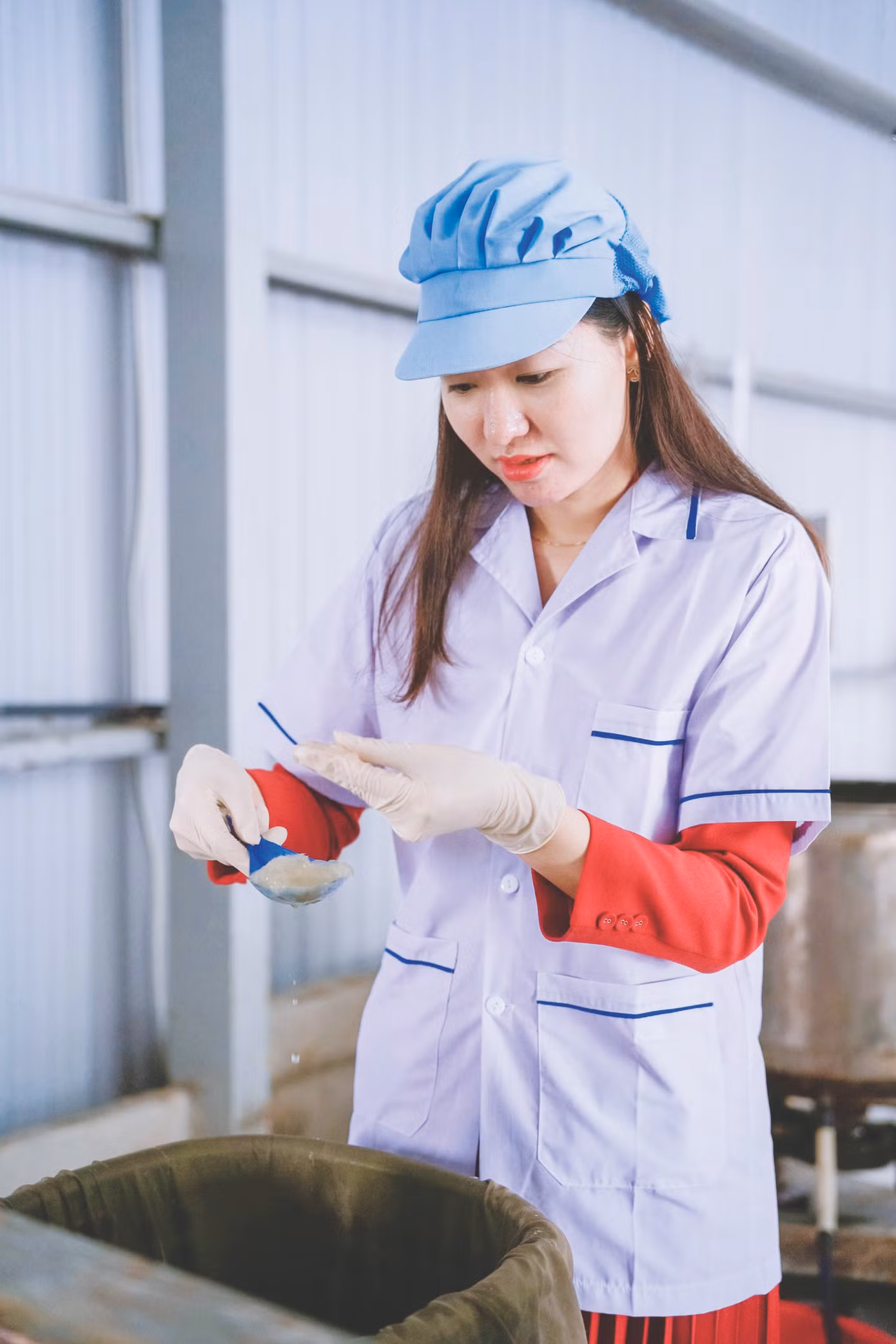 Chị Trần Thị Hồng Thắm, nhà sáng lập muối Nanosalt Chị Trần Thị Hồng Thắm, nhà sáng lập muối Nanosalt