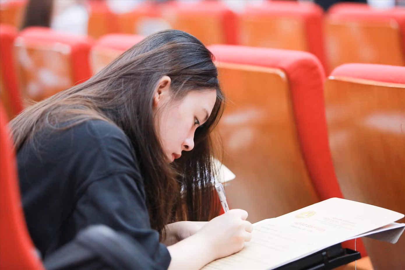 Sinh viên ngày nay cần làm chủ những phương tiện học tập mới để trở thành “chủ nhân” của cuộc cách mạng công nghệ số