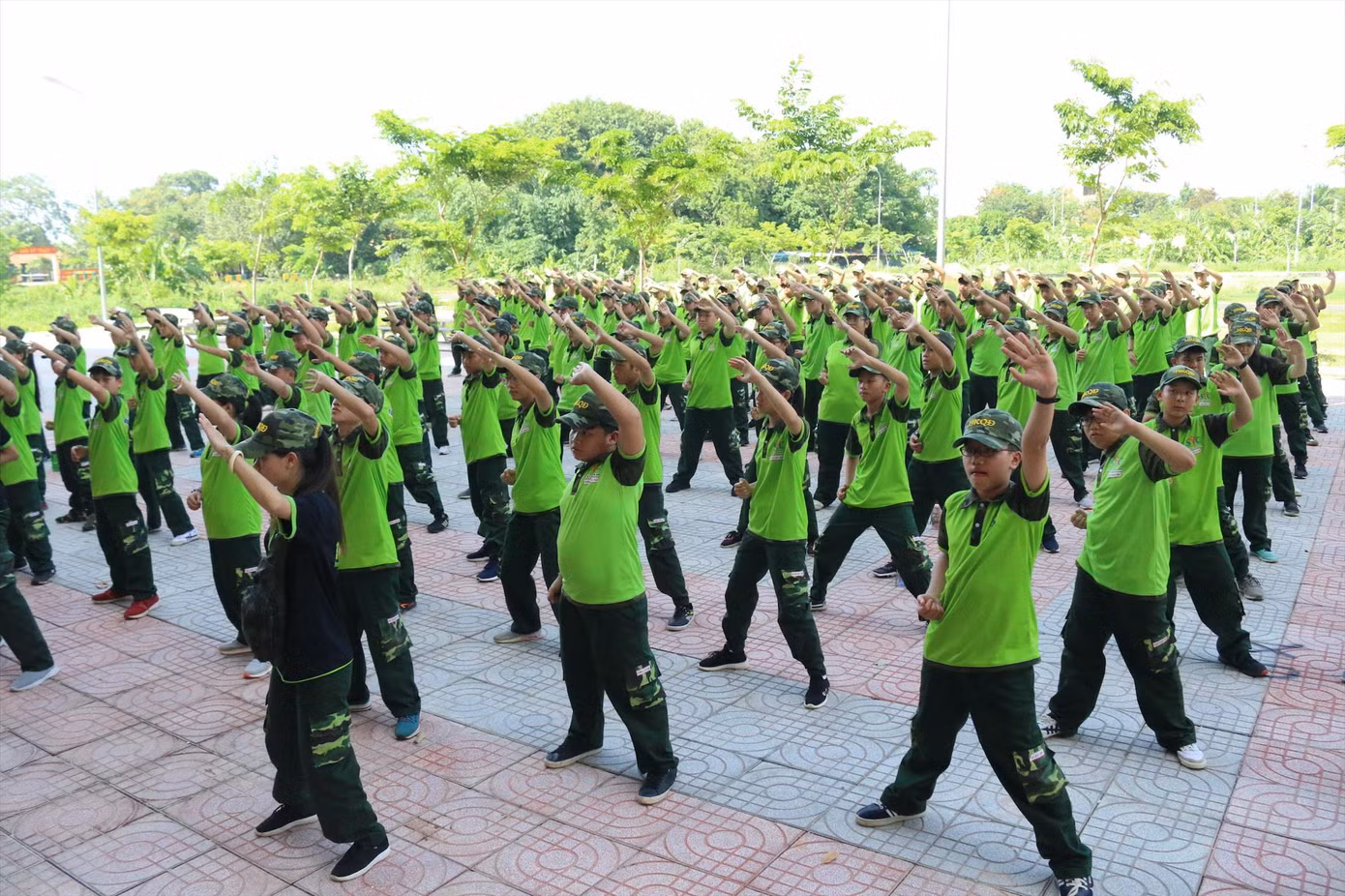 Học sinh tham gia khóa học “Học kỳ quân đội” của Trung tâm Thanh thiếu niên miền Nam