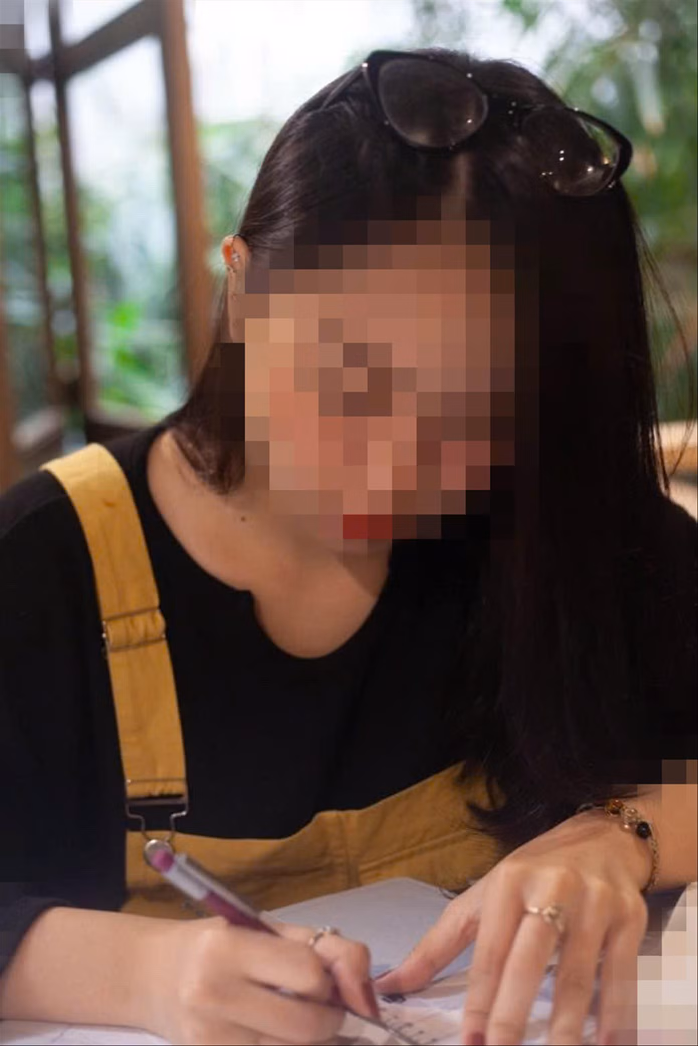 Bùi Phương Thu (24 tuổi, quận Hoàn Kiếm) yêu thích thiết kế nội thất, nhưng vẫn chưa tìm thấy hướng đi ổn định cho ngành nghề này. Ảnh: NVCC
