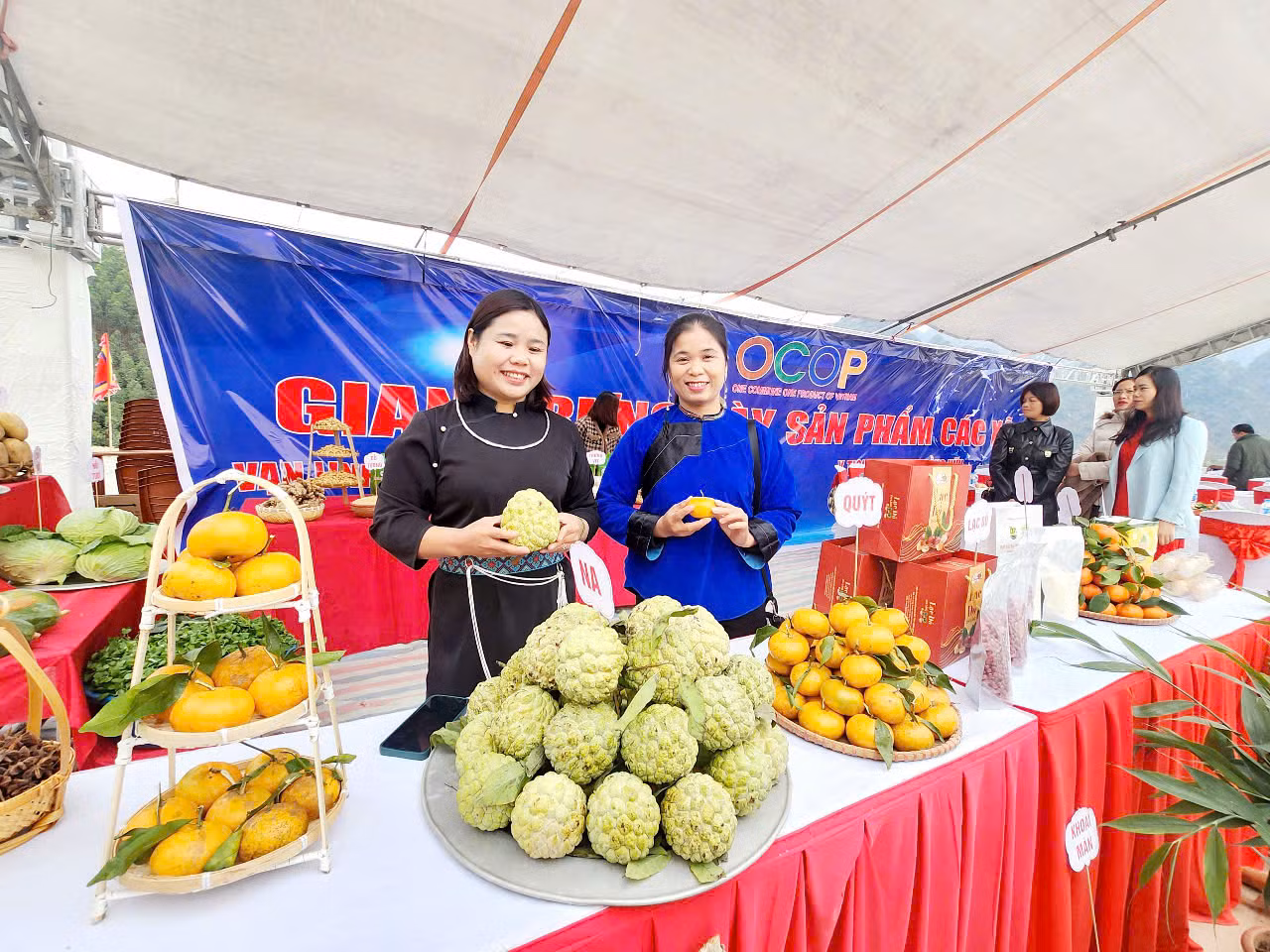 Giới thiệu quảng bá các sản phẩm OCOP ở Lạng Sơn. Ảnh: Duy Chiến Giới thiệu quảng bá các sản phẩm OCOP ở Lạng Sơn. Ảnh: Duy Chiến