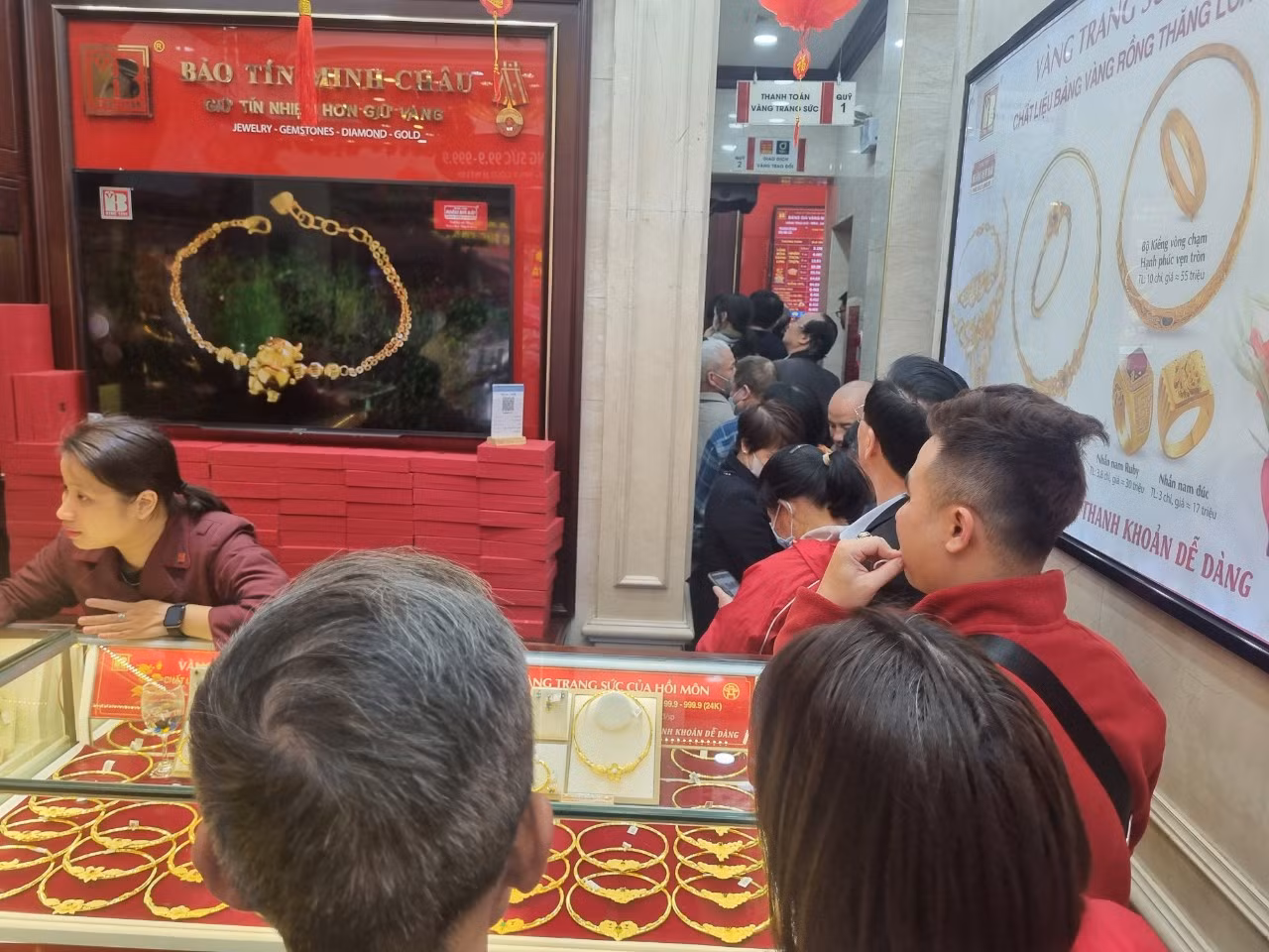 Sức cao cho thấy người dân vẫn ưu tiên kênh đầu tư vàng. Sức cao cho thấy người dân vẫn ưu tiên kênh đầu tư vàng.