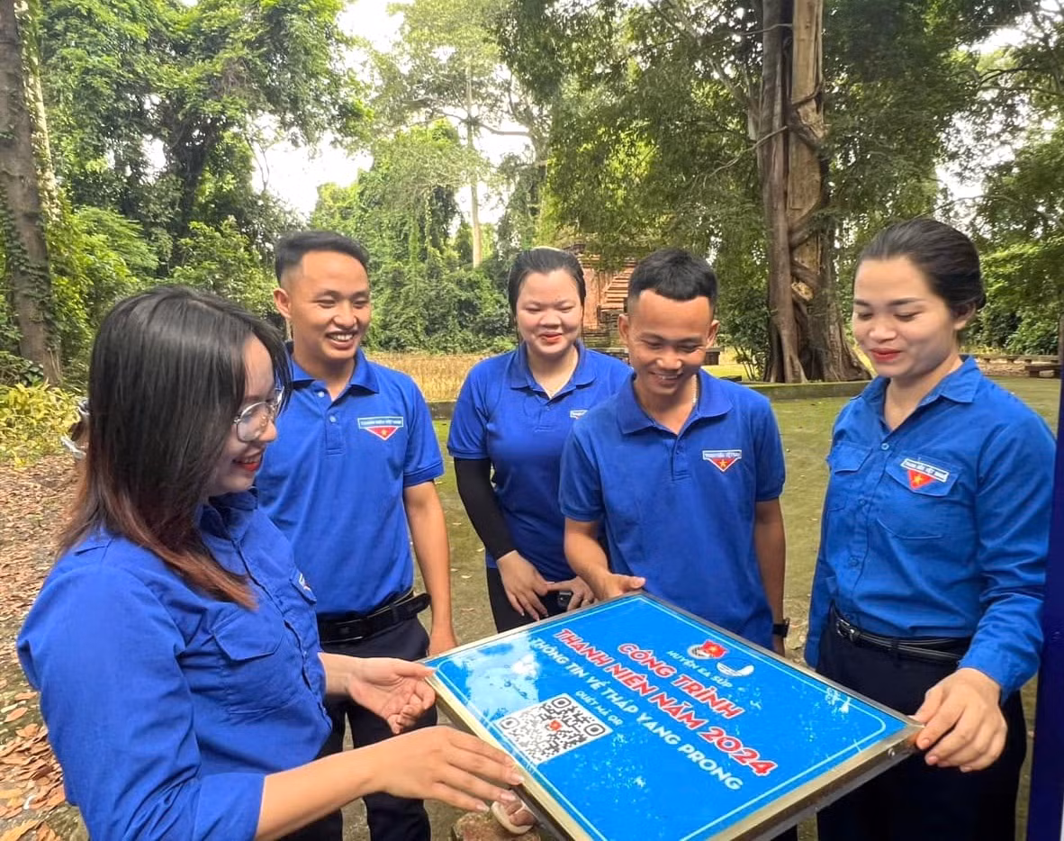 Công trình thanh niên năm 2024 thông tin về tháp Yang Prong