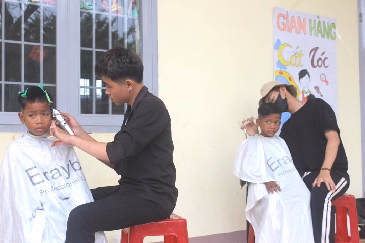 Chương trình diễn ra đa dạng các hoạt động thiết thực, ý nghĩa: Gian hàng trò chơi; Gian hàng Áo mới cho em; Gian hàng Ẩm thực muôn màu; Gian hàng Cắt tóc 0 đồng; Gian hàng Hướng dẫn rửa tay; Chuyên đề Phòng chống đuối nước ở trẻ em.