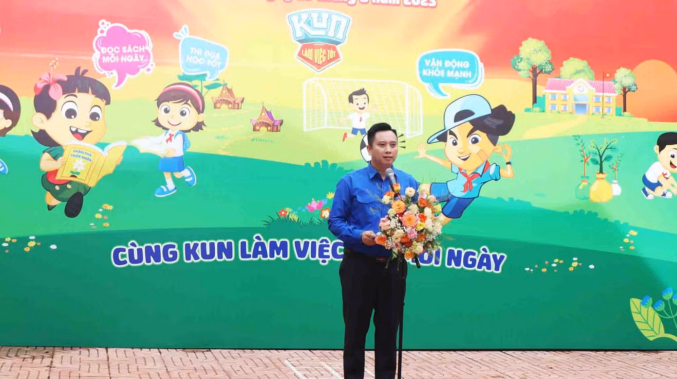 Anh Lê Anh Quân - Phó Chủ tịch Hội đồng Đội Trung ương, Chủ tịch Hội đồng Huấn luyện Trung ương phát biểu tại ngày hội