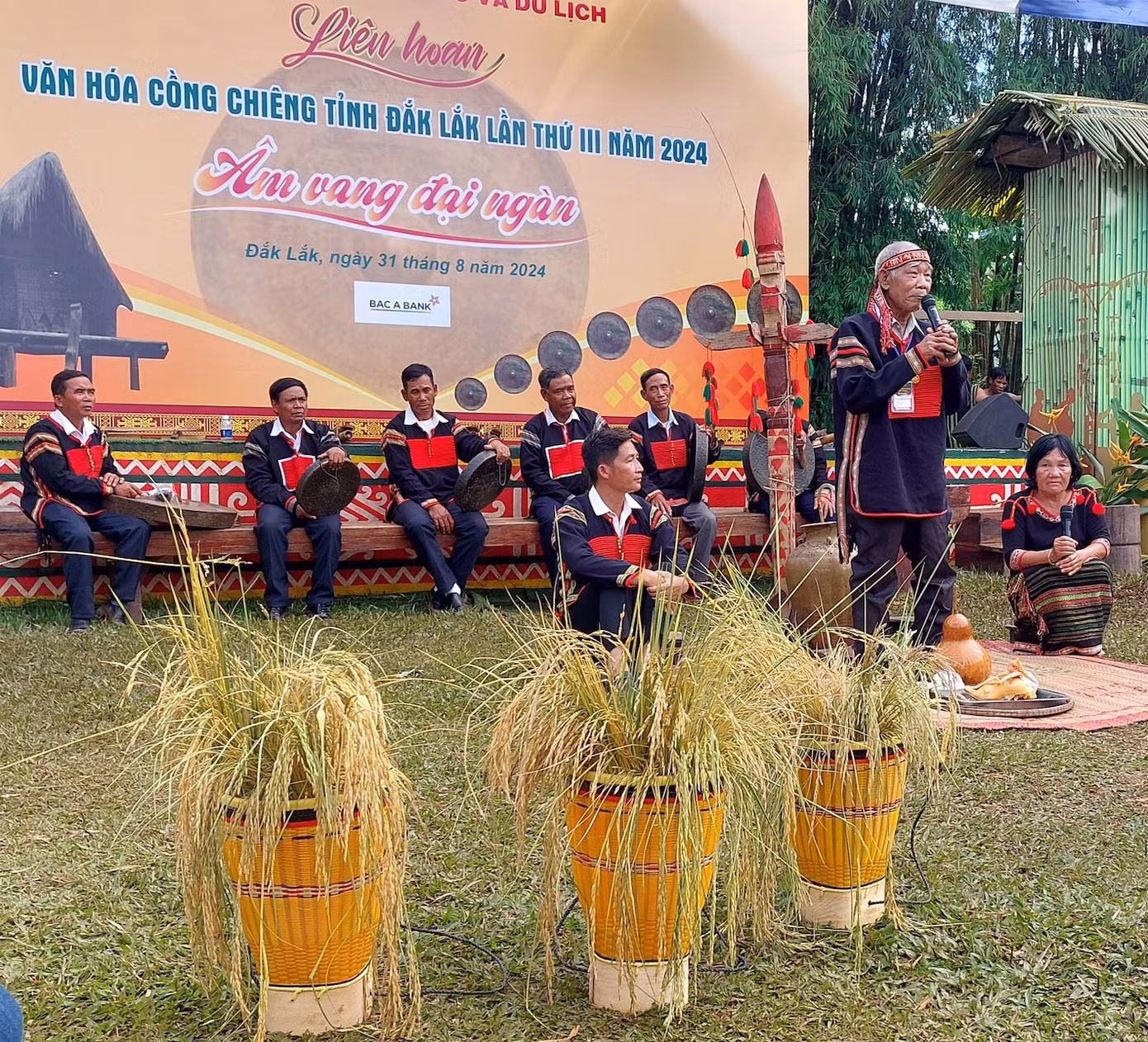 Lễ cúng lúa của người Ê Đê huyện Krông Ana. Lễ cúng lúa của người Ê Đê huyện Krông Ana.