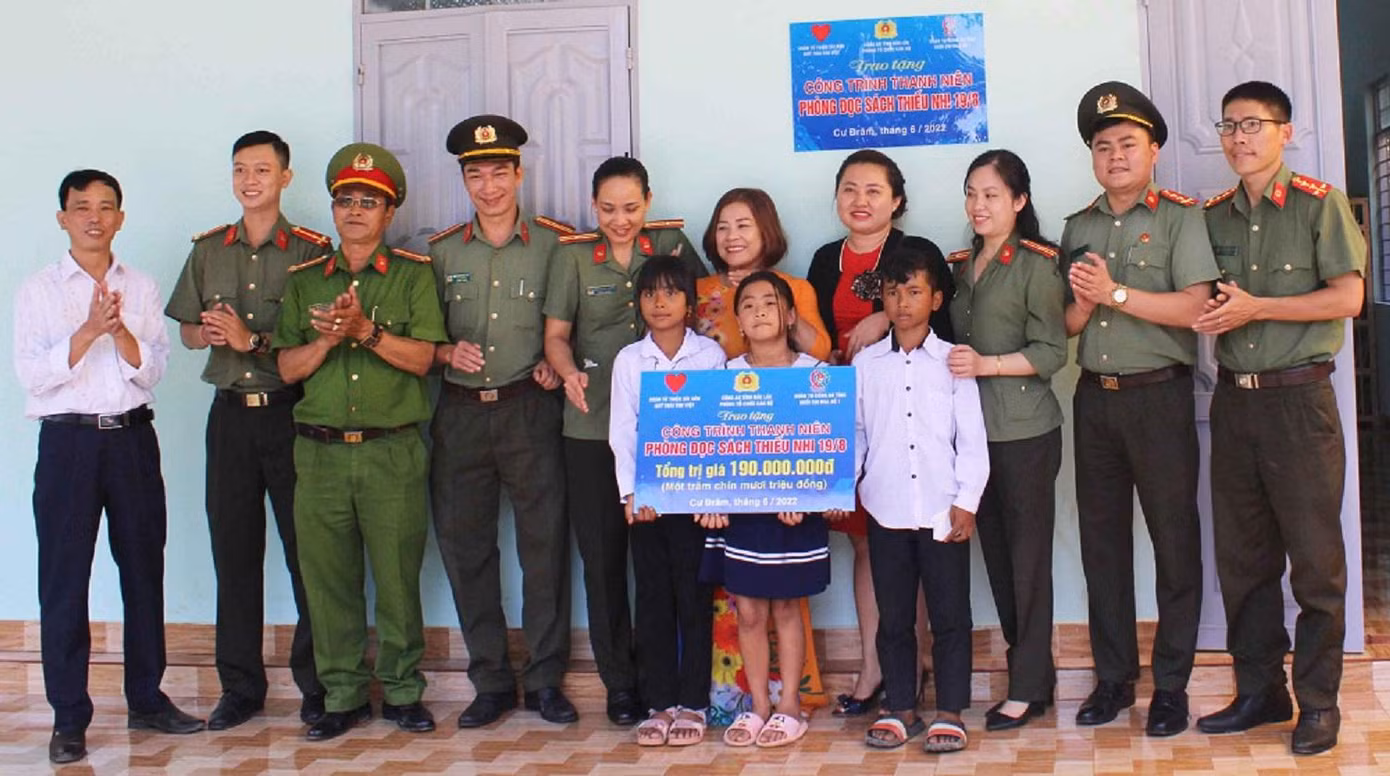Công trình thanh niên 'Phòng đọc sách thiếu nhi 19/8'