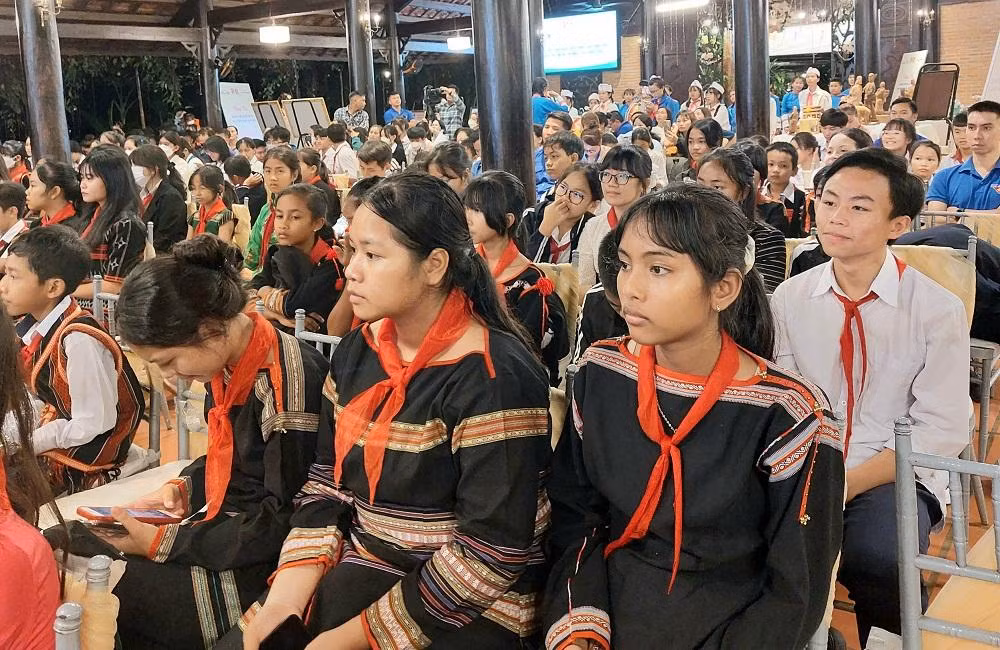 Hơn 200 thiếu nhi dân tộc tham gia chương trình