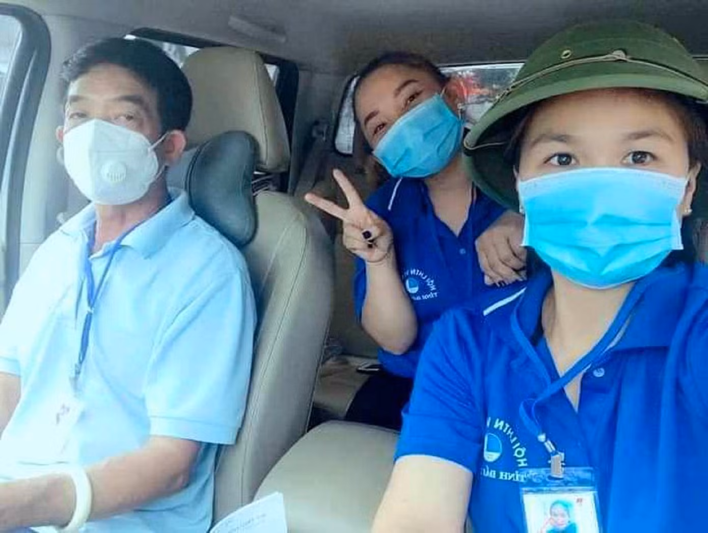 Các thành viên trong nhóm luôn nhiệt tình, vui vẻ