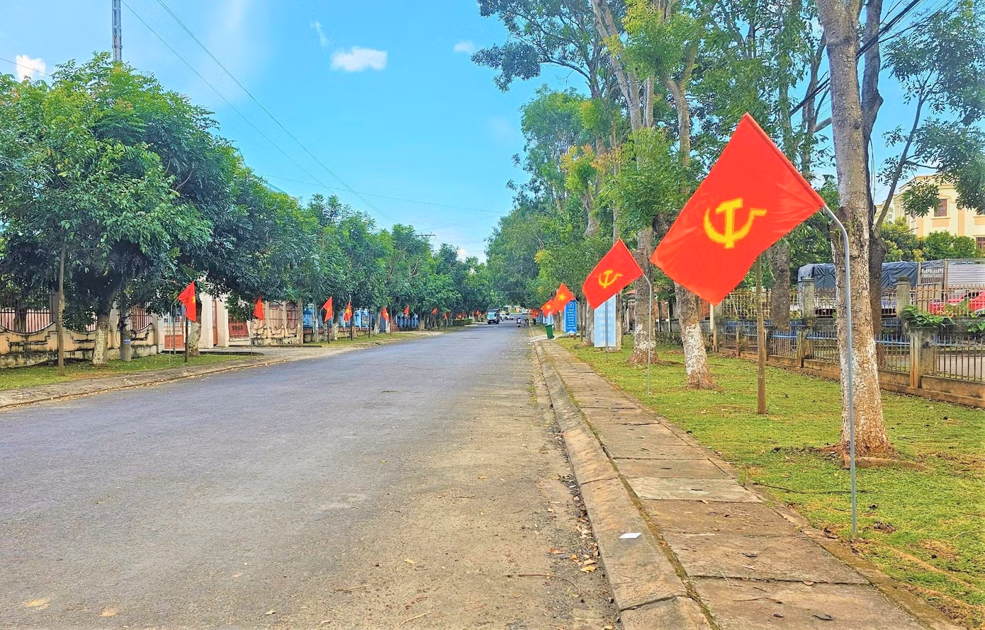 Tuyến đường cờ Tổ quốc trên địa bàn huyện Cư Jút
