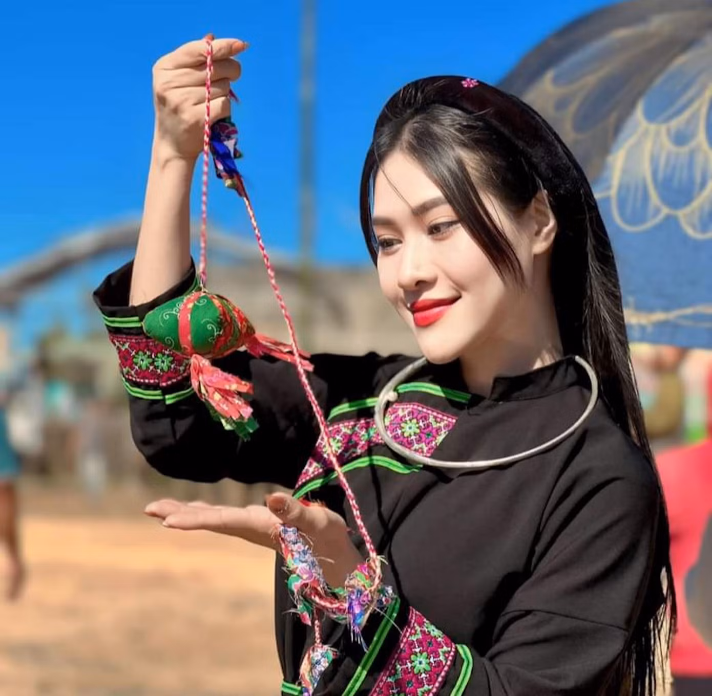 Qua các chương trình tại lễ hội, góp phần giúp bà con cùng nhau gìn giữ bảo tồn và phát huy các giá trị văn hóa truyền thống đặc sắc trong cuộc sống đương đại.
