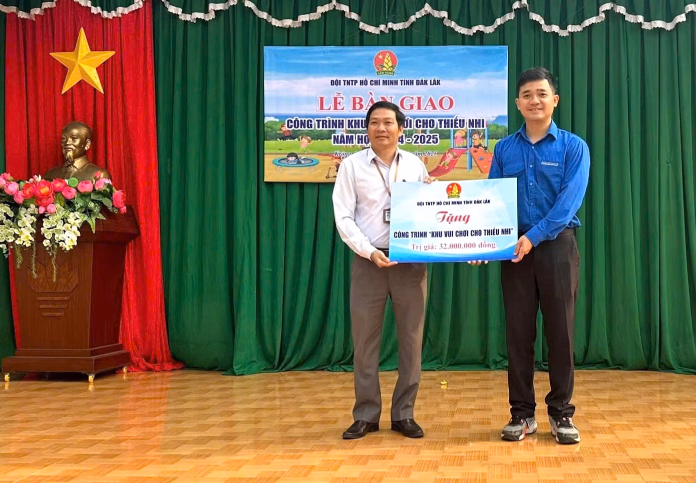 Nhằm chung tay, đồng hành chăm lo các em thiếu nhi, vừa qua Hội đồng Đội tỉnh Đắk Lắk bàn giao công trình măng non khu vui chơi thiếu nhi cho một trường tiểu học tại xã Băng Adrênh, huyện Krông Ana.