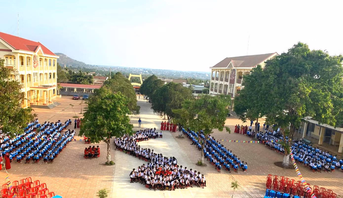 Tại ngày hội, Hội đồng Đội tỉnh đã phát động “7 tuần thi đua cao điểm hướng tới kỷ niệm 70 năm chiến thắng Điện Biên Phủ”; tổ chức kết nạp 19 đội viên ưu tú vào đoàn; biểu diễn văn hóa văn nghệ và tổ chức các gian hàng trò chơi; đồng diễn Flashmob “Khi nào mình lớn – Tiến bước lên đoàn” và xếp hình bản đồ Việt Nam…