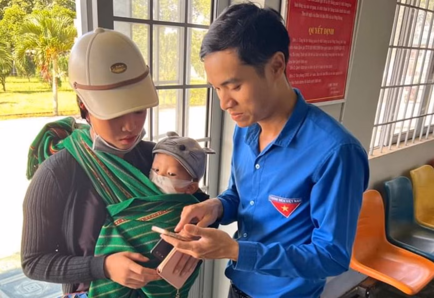 Đoàn viên, thanh niên đẩy mạnh công tác tuyên truyền về hoạt động, lợi ích chuyển đổi số cho người dân