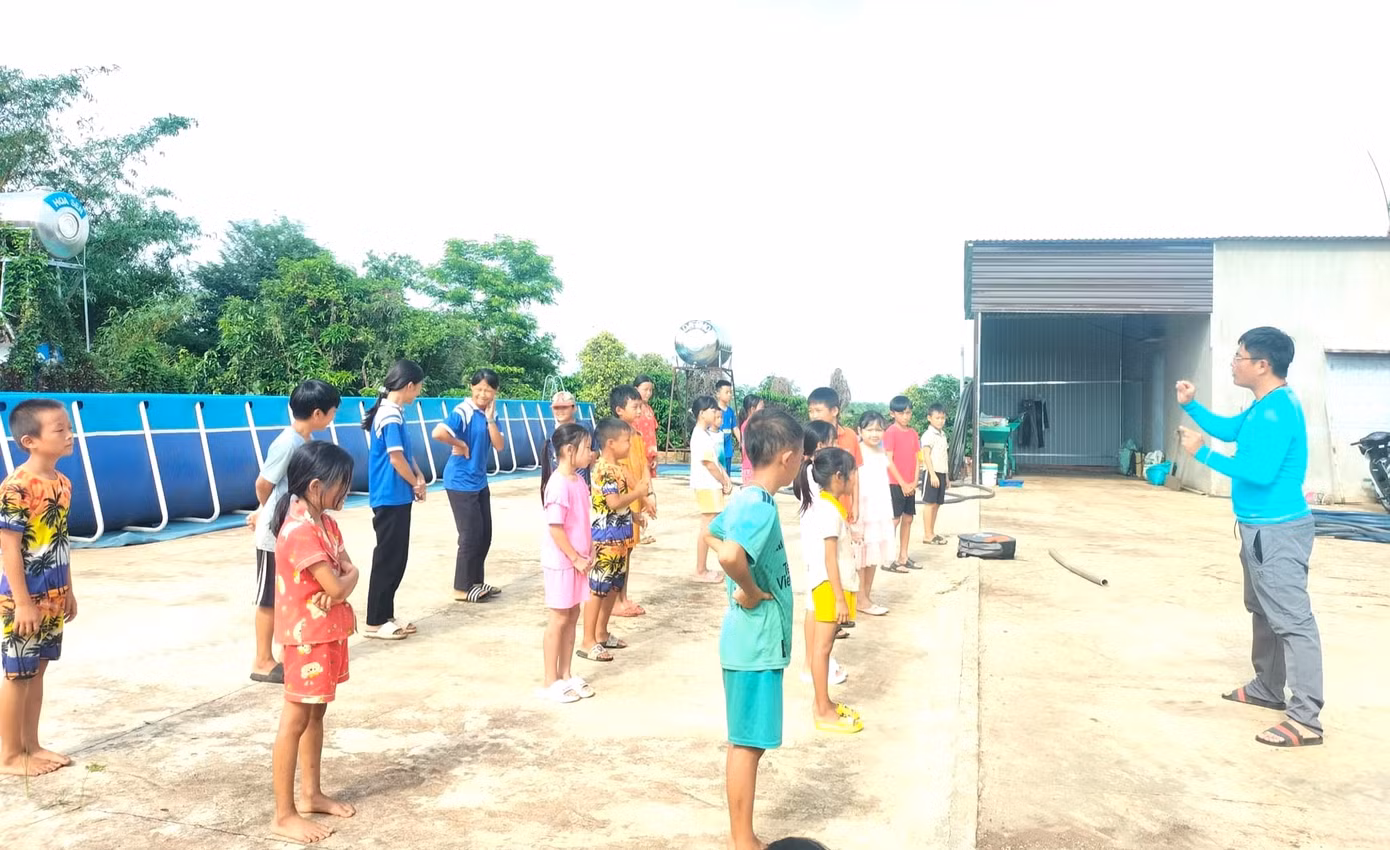 Qua đó, giúp các em nâng cao sức khỏe, thể chất, hoàn thiện kỹ năng phòng chống đuối nước. Bên cạnh đó, còn có nội dung hướng đến bậc phụ huynh cùng người dân. Cha mẹ học sinh tham gia tập huấn các kỹ năng phòng chống đuối nước, sơ cấp cứu cơ bản, xử lý đuối nước, giúp giảm thiểu tai nạn thương tích có thể xảy ra.