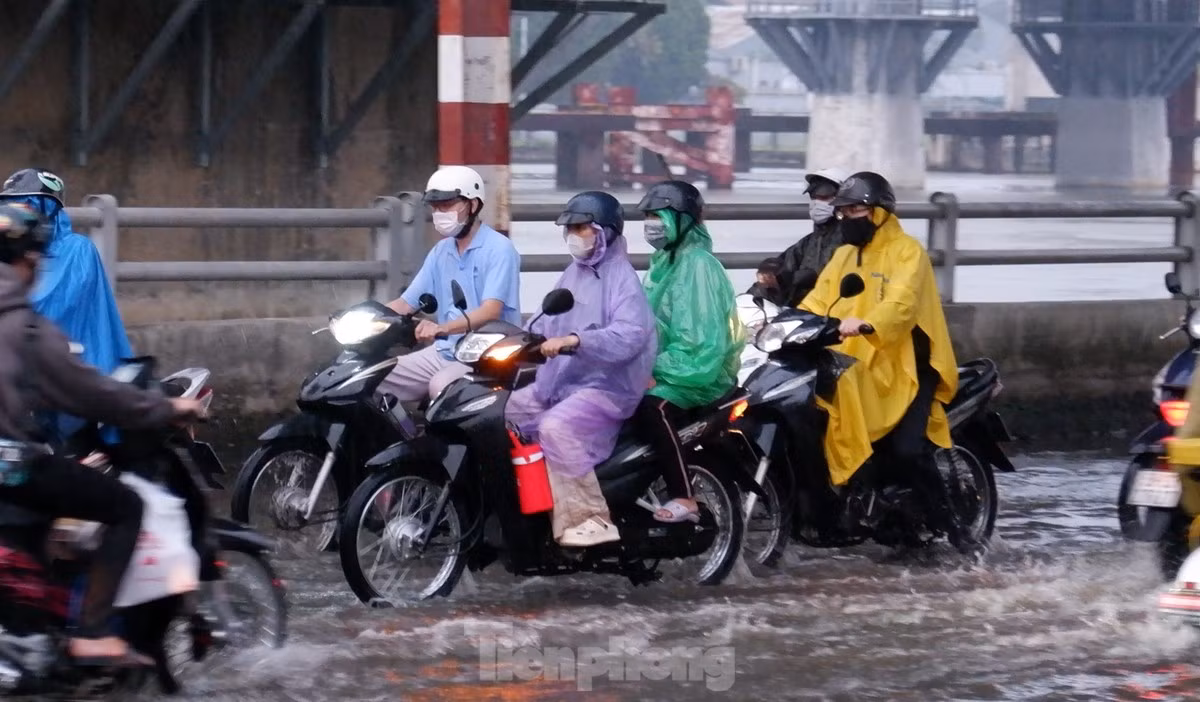 TPHCM khả năng đón mưa trái mùa kết hợp triều cường. Ảnh minh họa: Hữu Huy