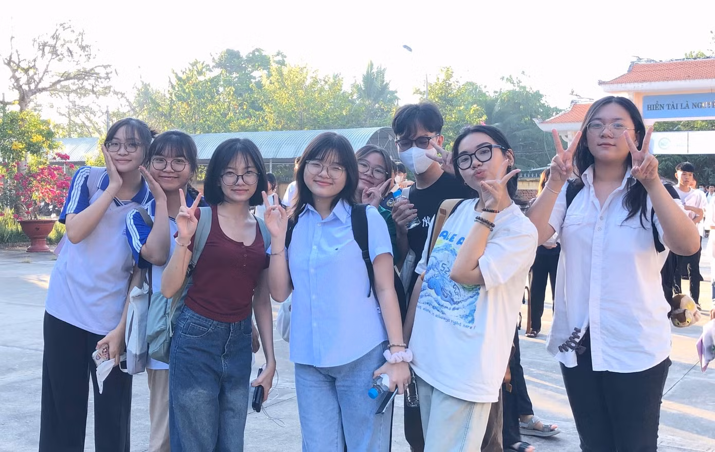 Nhiều thí sinh đã có mặt từ sớm để tham dự kỳ thi đánh giá năng lực ĐHQG TP.HCM.