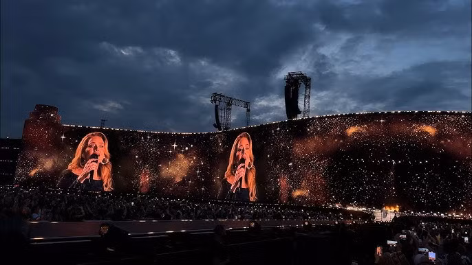 Chiếc màn hình LED gây chấn động tại buổi diễn của Adele.