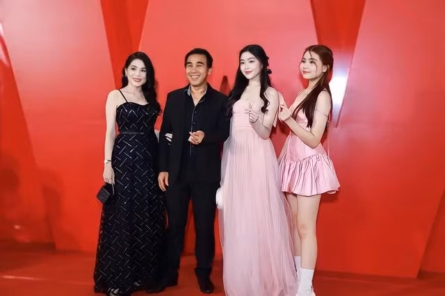 Lọ Lem được đánh giá cao bởi vẻ ngoài trong trẻo, thanh thuần.