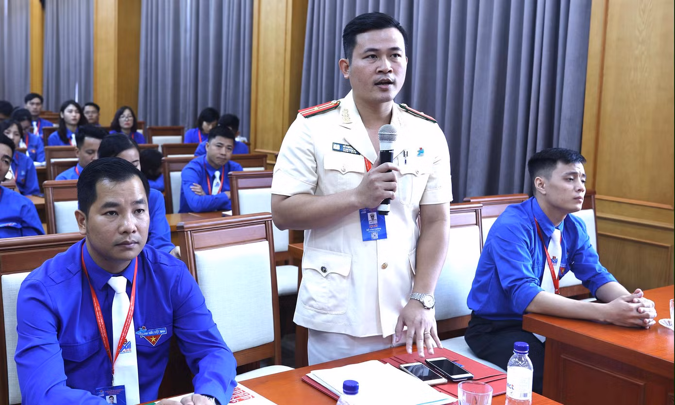 Anh Đỗ Văn Cường phát biểu ý kiến tại diễn đàn. Ảnh: Như Ý
