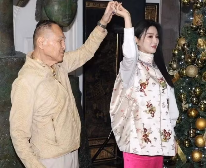Phạm Băng Băng ngại ngùng vì hoạt động này không có trong kế hoạch.