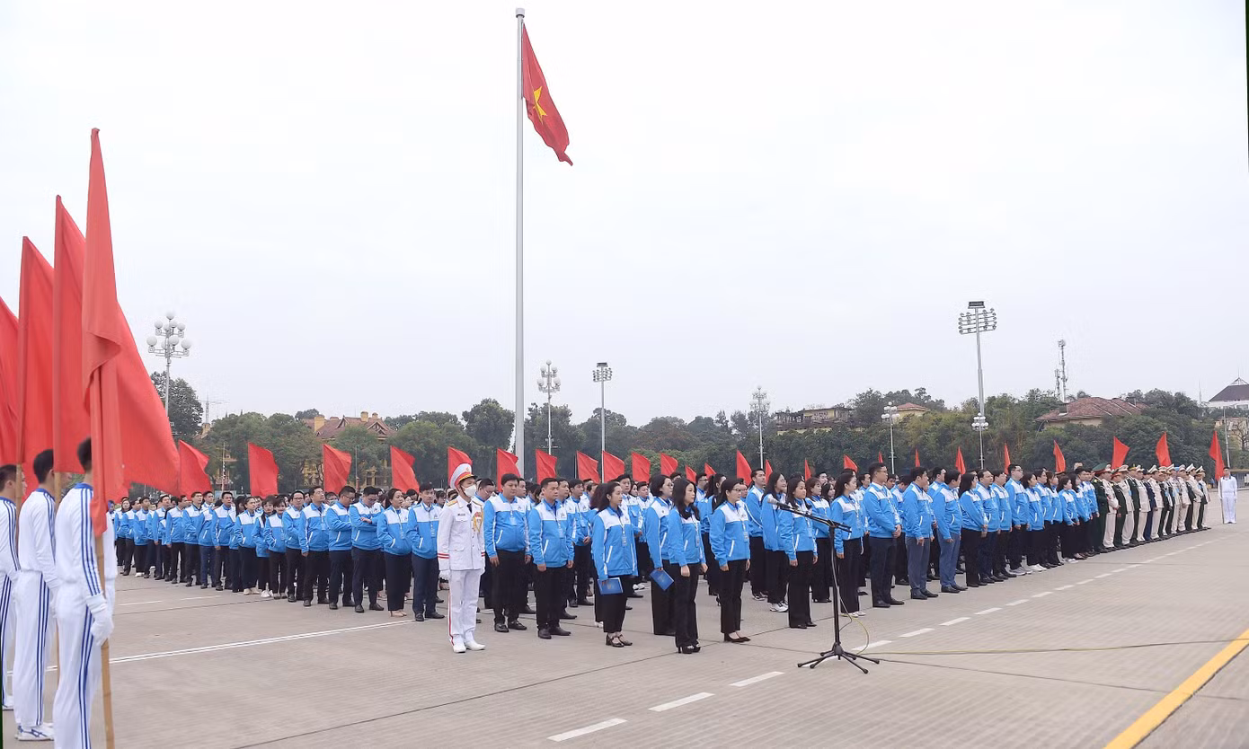 980 đại biểu tham dự Đại hội đại biểu toàn quốc Đoàn TNCS Hồ Chí Minh lần thứ XII làm lễ báo công dâng Bác 980 đại biểu tham dự Đại hội đại biểu toàn quốc Đoàn TNCS Hồ Chí Minh lần thứ XII làm lễ báo công dâng Bác