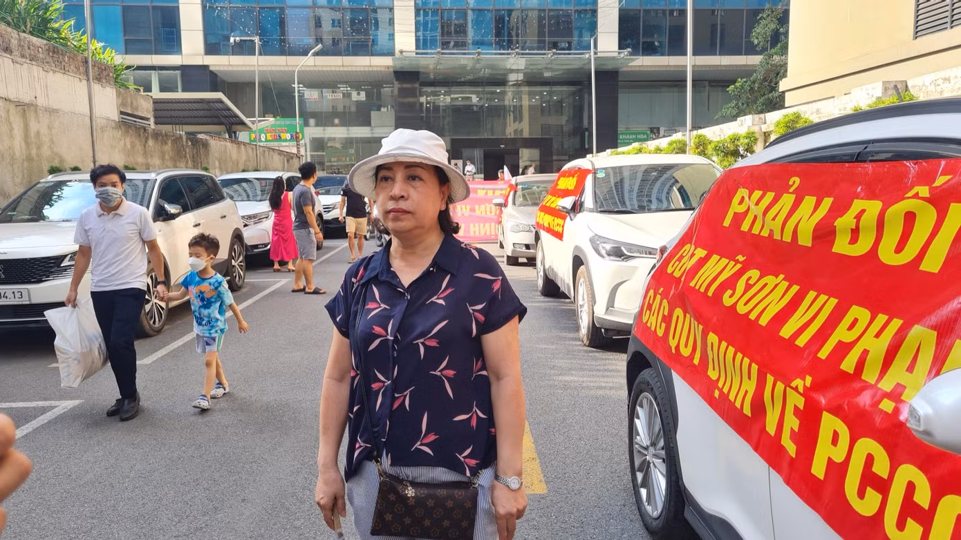 Bà Nguyễn Thị Hiền, cư dân chung cư Mỹ Sơn bức xúc về những vi phạm của chủ đầu tư.