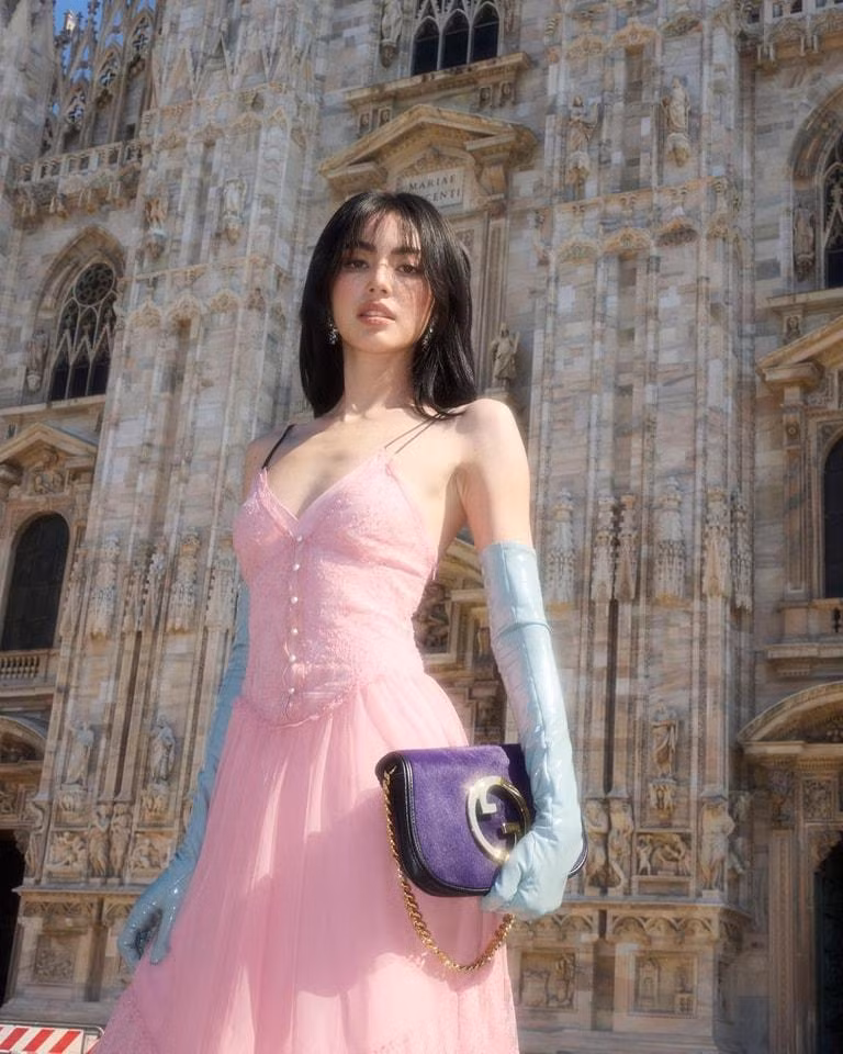 Người đẹp sinh năm 1992 mang hai dòng máu Thái - Bỉ. Cô cao 1,75 m, vòng eo con kiến 55 cm. Lợi thế hình thể giúp cô tự tin diện áo crop top, bodysuit ôm sát… Ảnh: Davika.