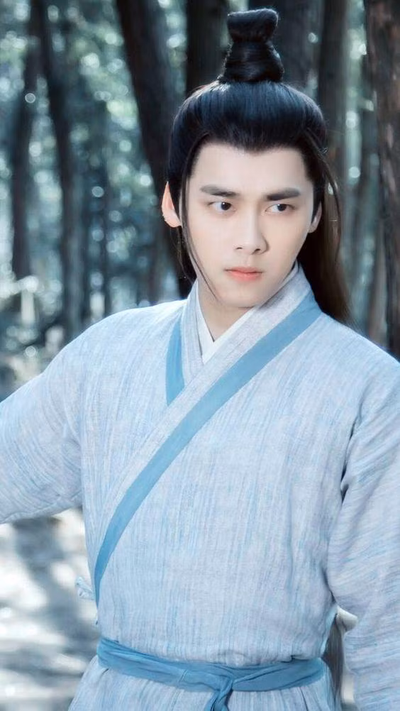 Sự nghiệp của Lý Dịch Phong "bay màu" chỉ sau 1 đêm. Ảnh: Weibo.