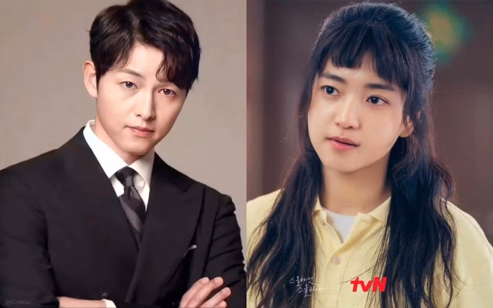 Song Joong Ki hơn Kim Tae Ri 5 tuổi. Lần gần nhất cả hai hợp tác là phim Con tàu Chiến Thắng (Seungriho).