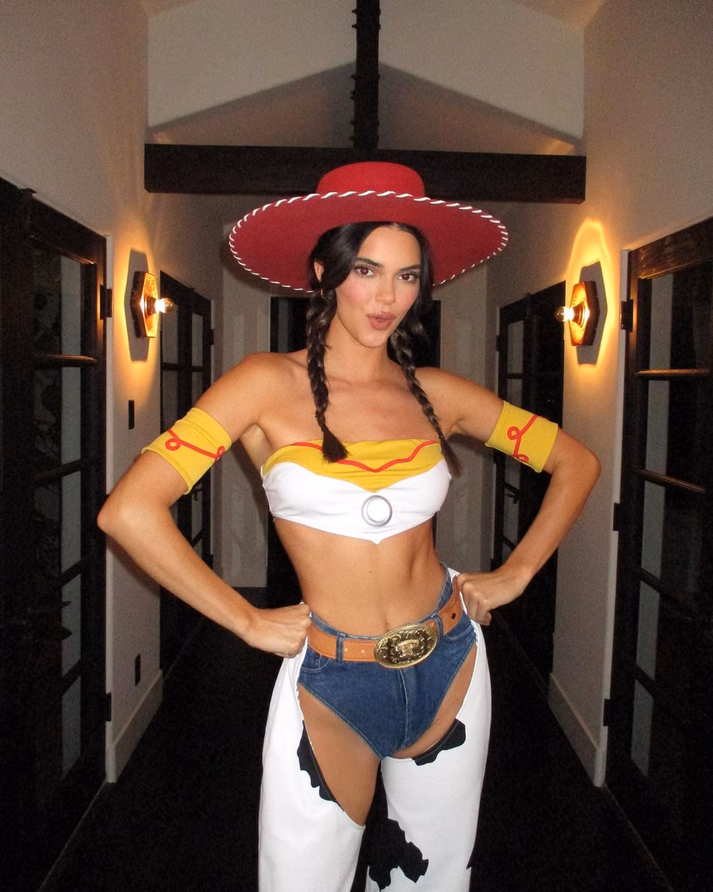 Trang phục Halloween của Kendall Jenner. Ảnh: kendalljenner.