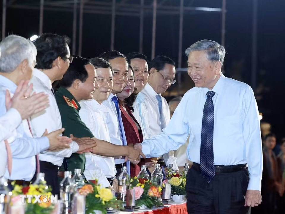 Tổng Bí thư Tô Lâm với các đại biểu tại chương trình. Ảnh: TTXVN